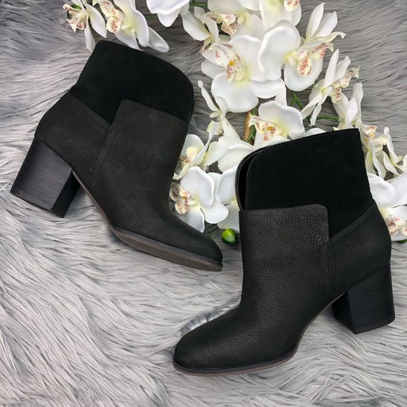 ✖️SOLD Nine West Dale Black Heeled Booties Leather - Picture 2 of 6